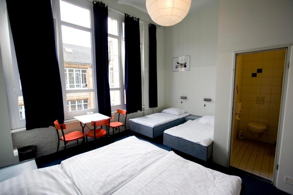 Hotel Transit Berlim Quarto foto