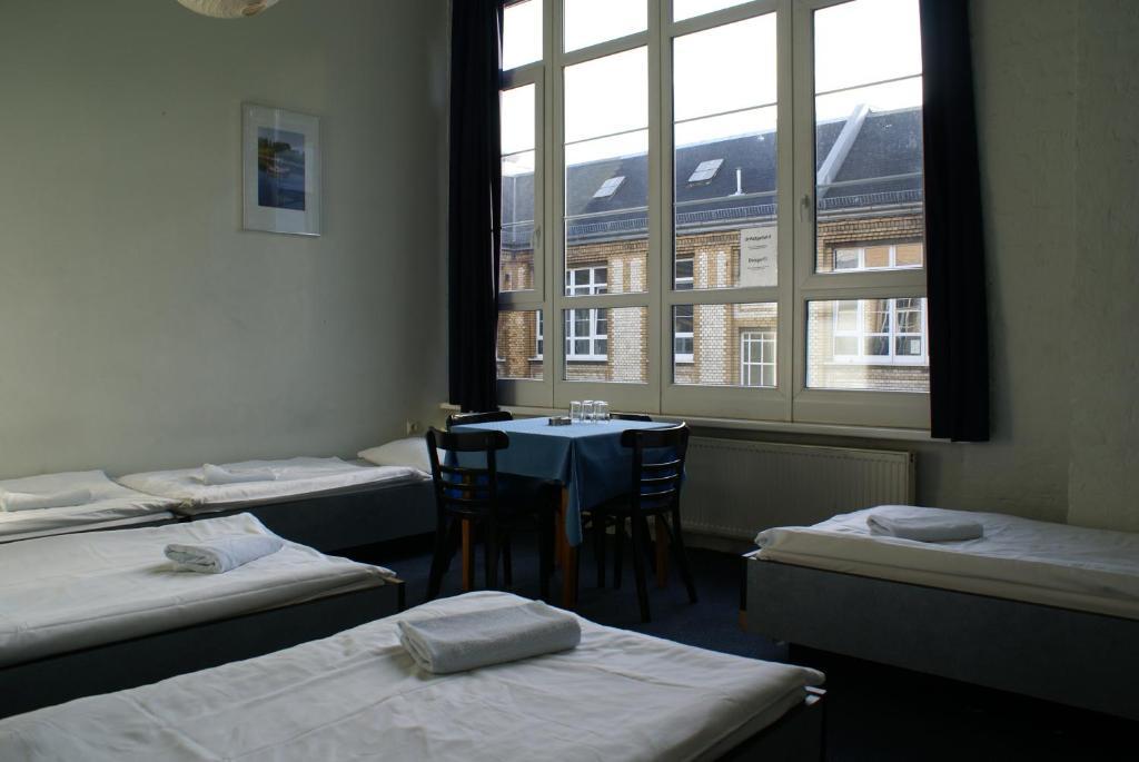 Hotel Transit Berlim Quarto foto