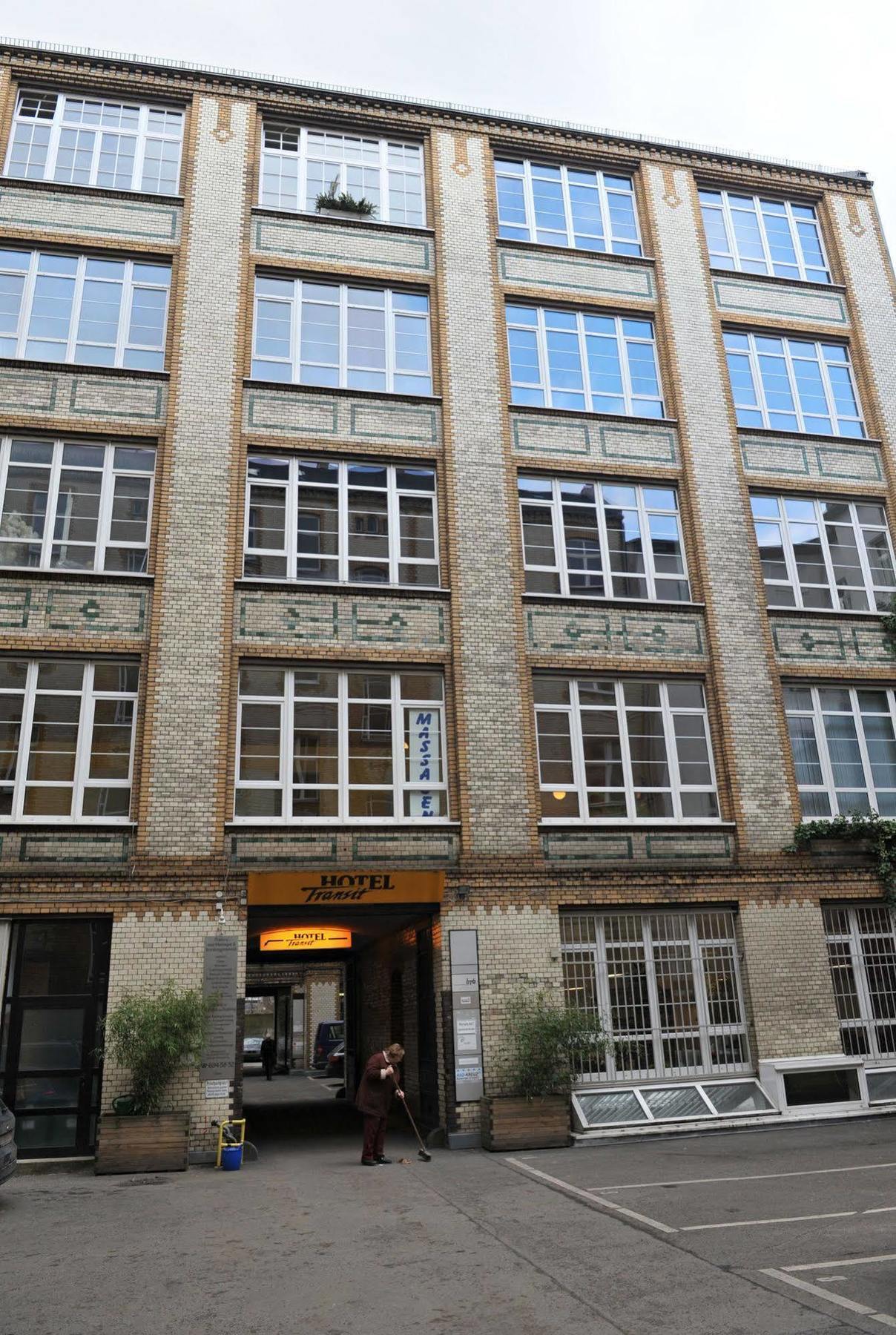 Hotel Transit Berlim Exterior foto
