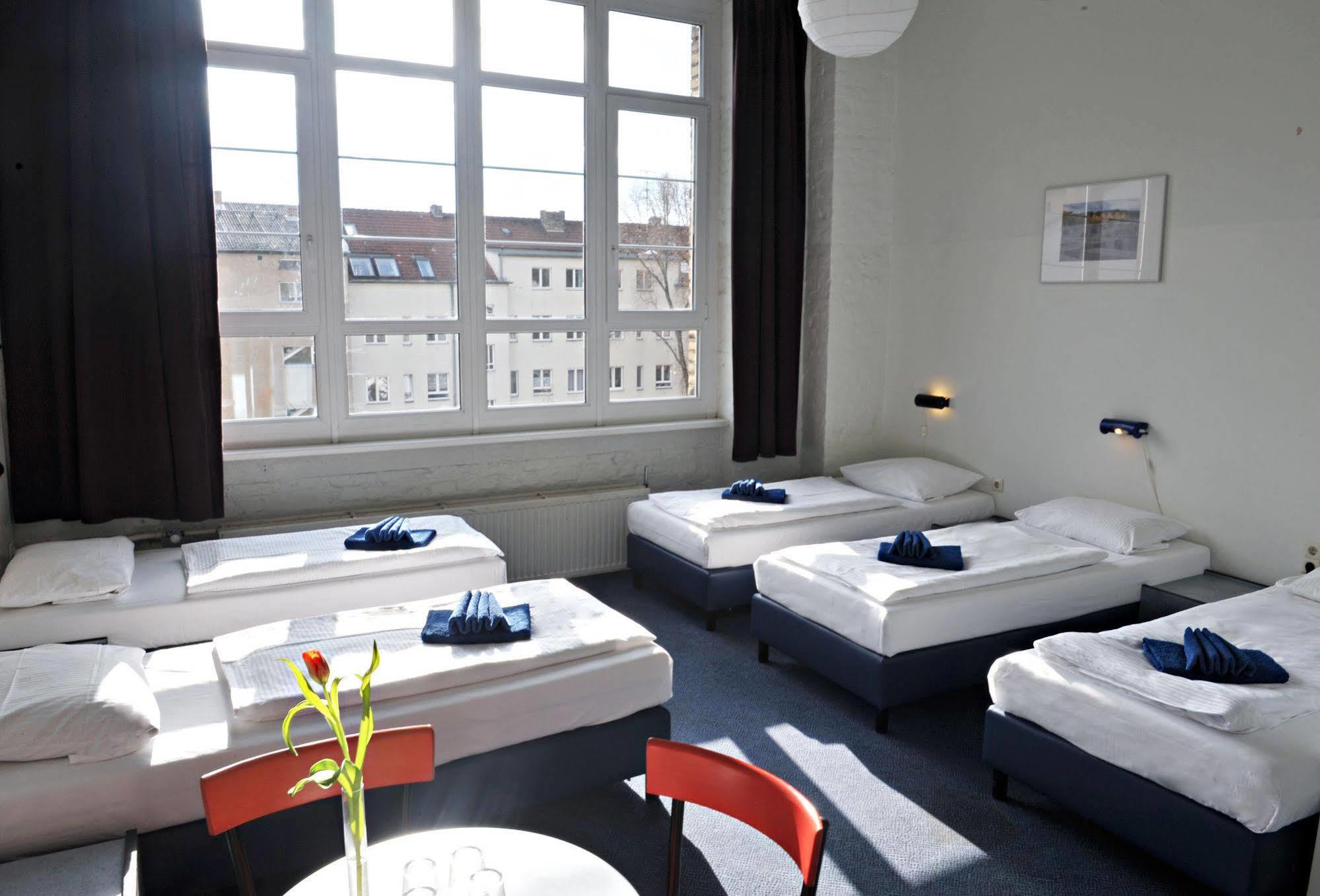 Hotel Transit Berlim Exterior foto