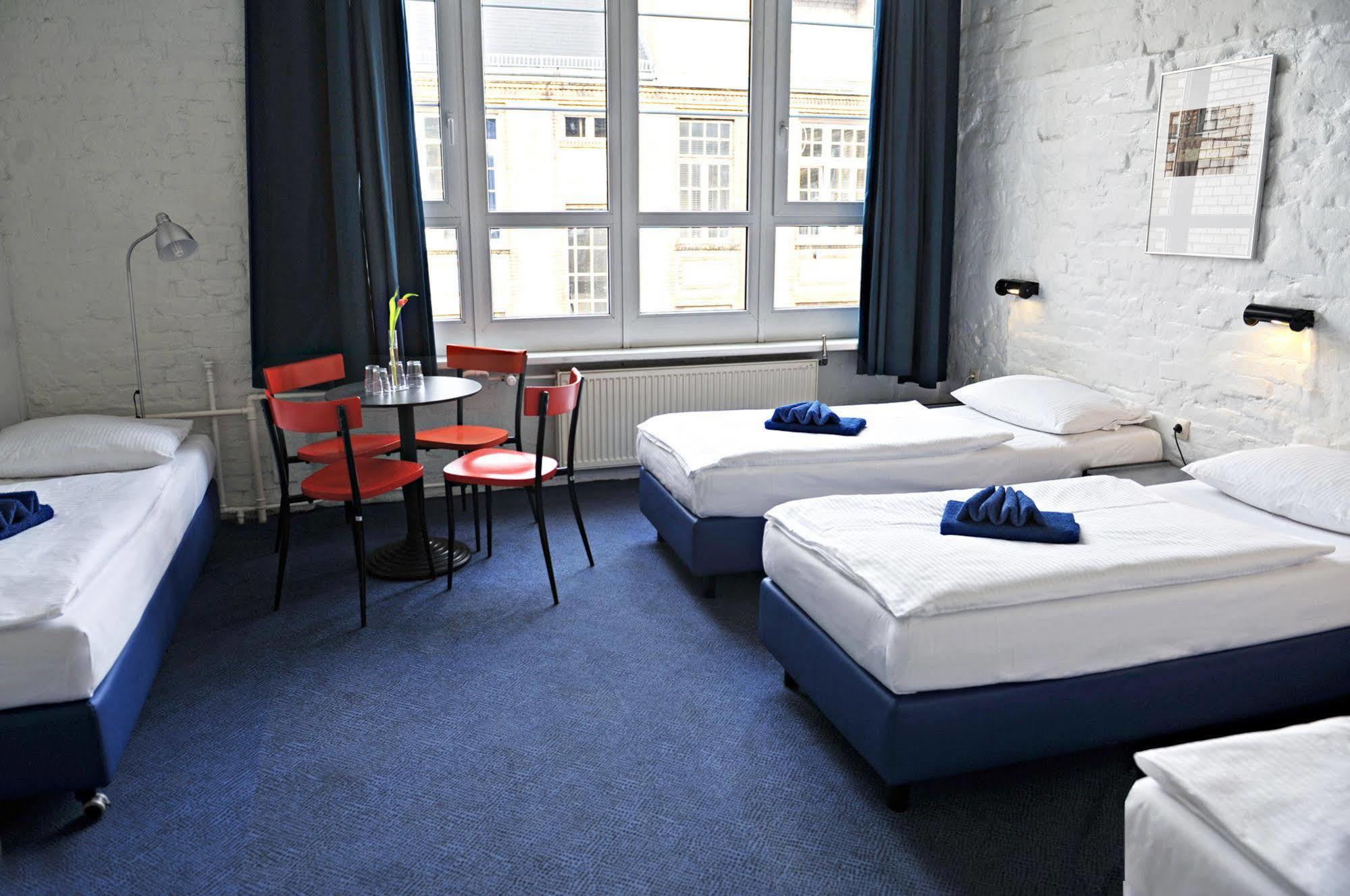 Hotel Transit Berlim Exterior foto