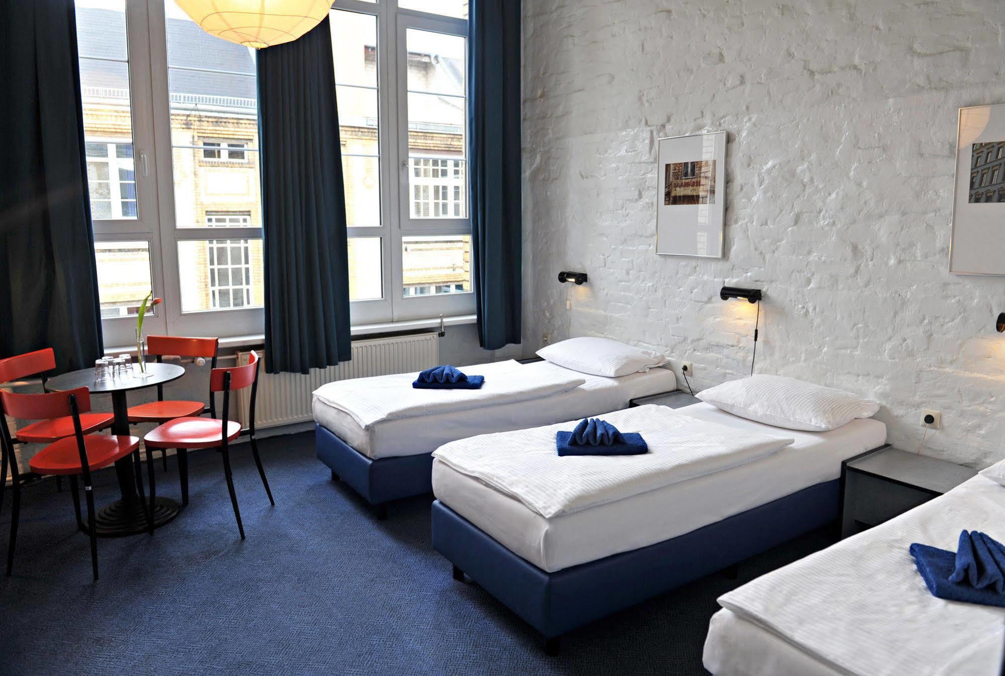 Hotel Transit Berlim Exterior foto