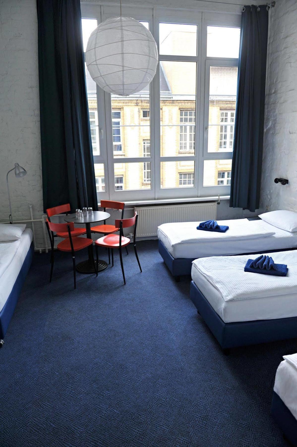 Hotel Transit Berlim Exterior foto