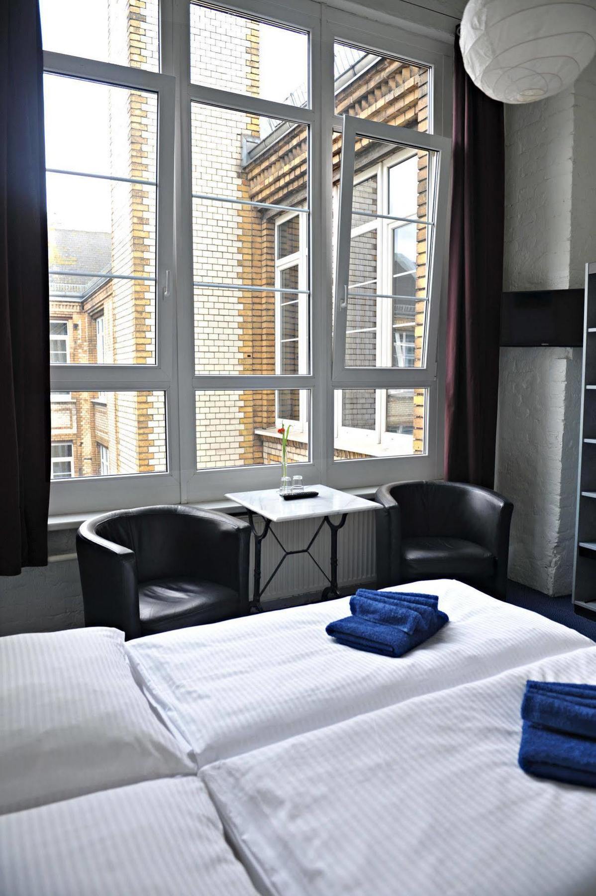 Hotel Transit Berlim Exterior foto