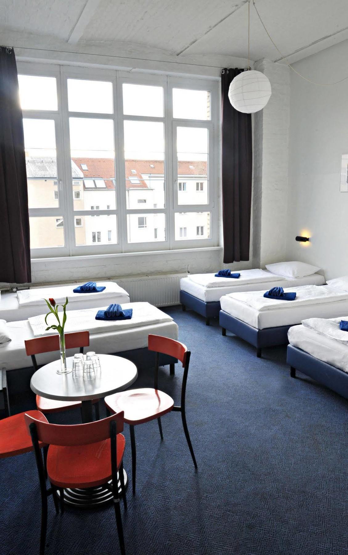 Hotel Transit Berlim Exterior foto